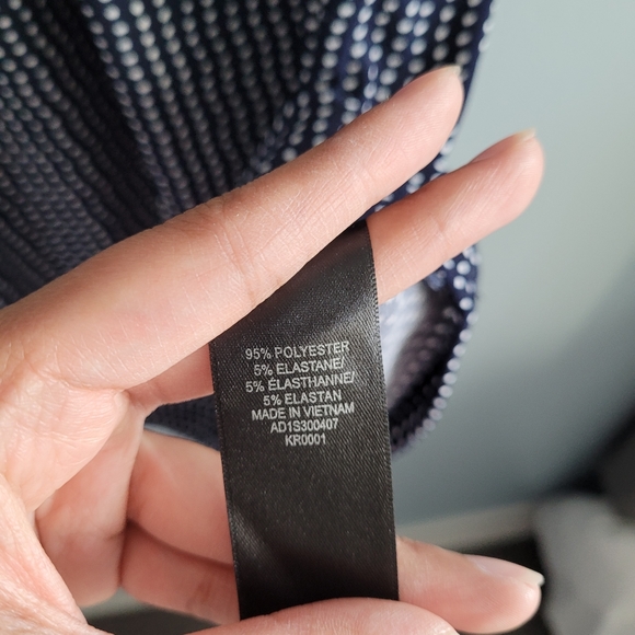 Adrianna Papell Sleeveless Navy Polka Dot Blouse 🔵⚪️ - Picture 5 of 6